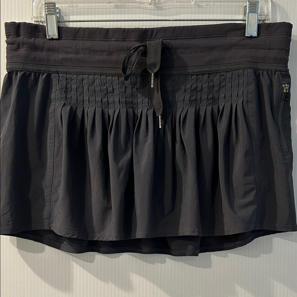 Lululemon Run Revitalize Lined Tennis Skirt Skort Charcoal Womens Size 10